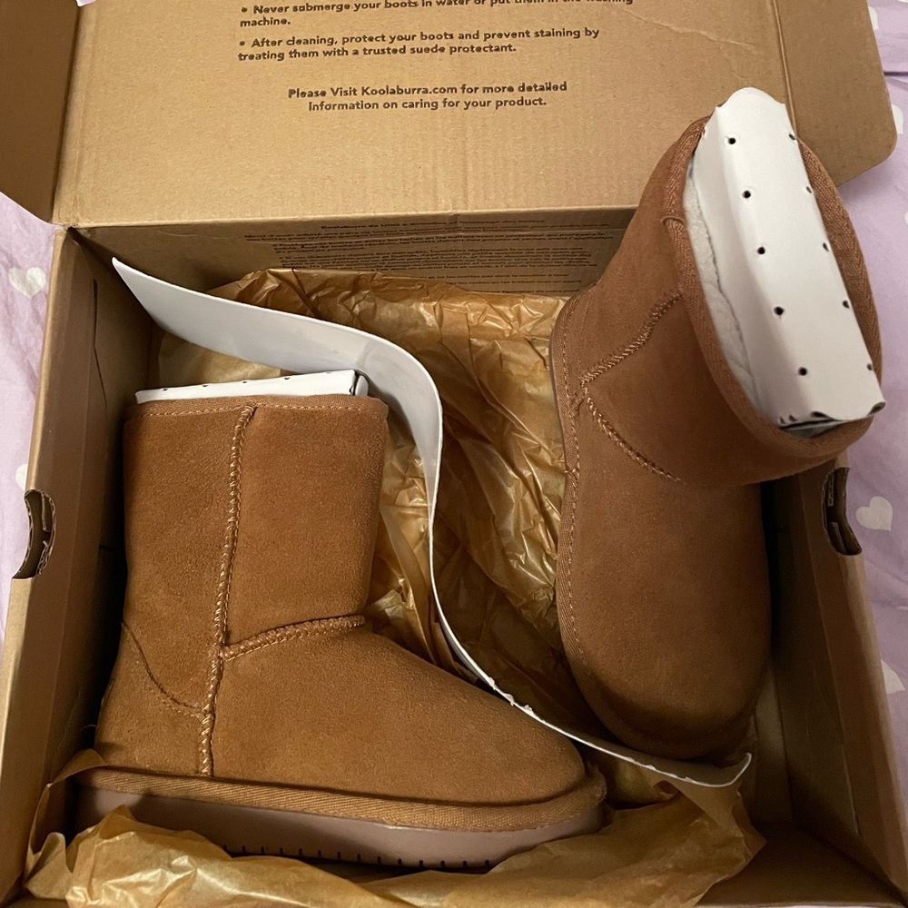 Girls Kookaburra by Ugg boots size 10